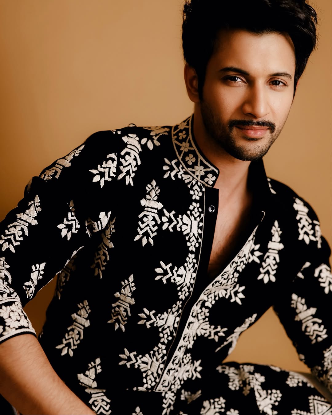 Black Velvet Kurta pyjama With Embroidery