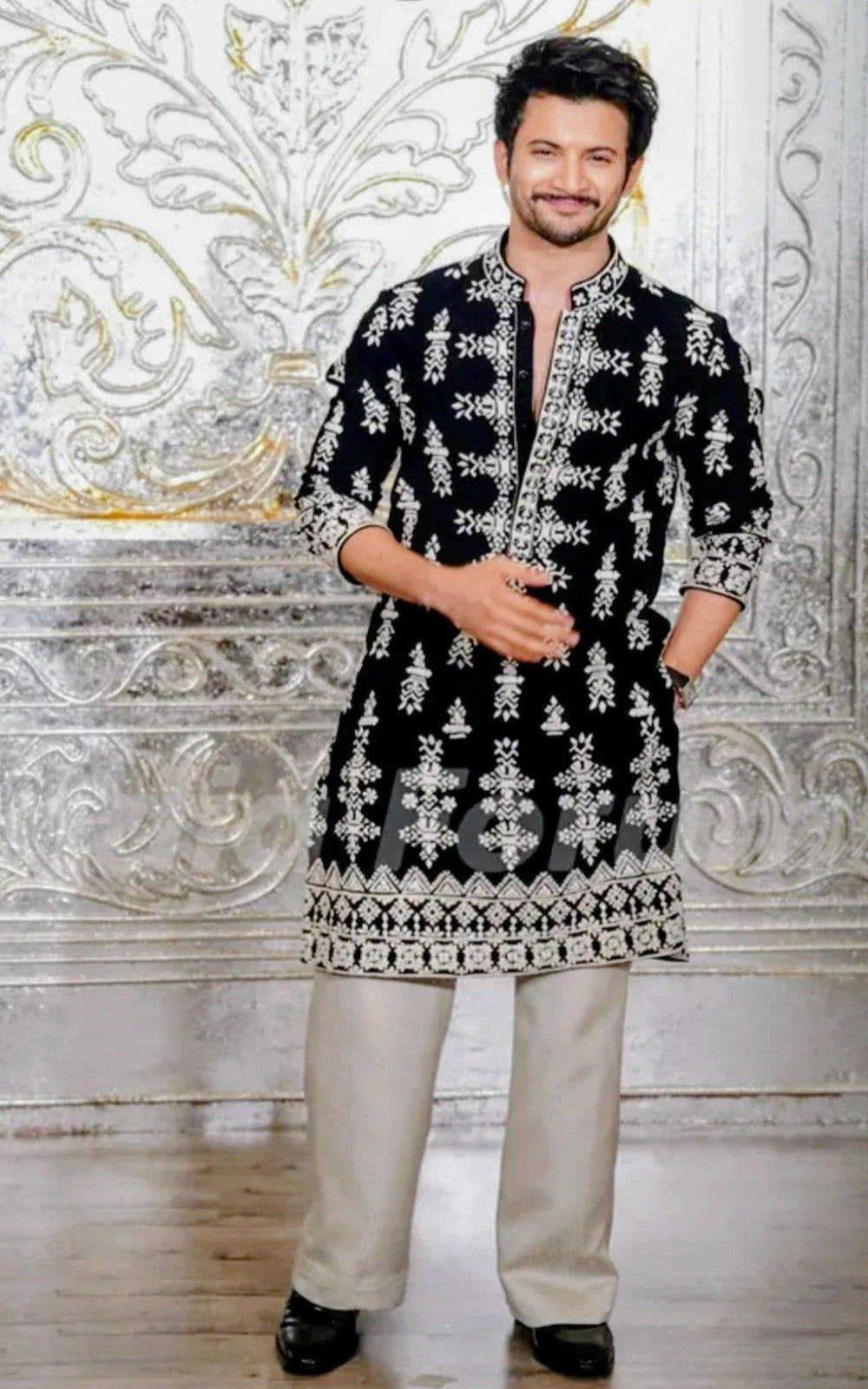 Black Velvet Kurta pyjama With Embroidery