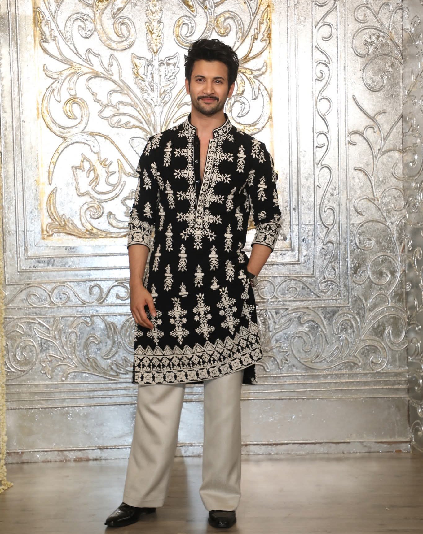 Black With ivory Dori Embroidery Kurta Set