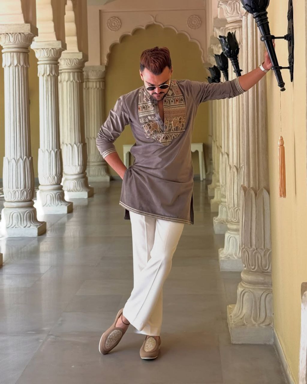 GREY ELEPHANT  KURTA SET WITH EMBROIDERY