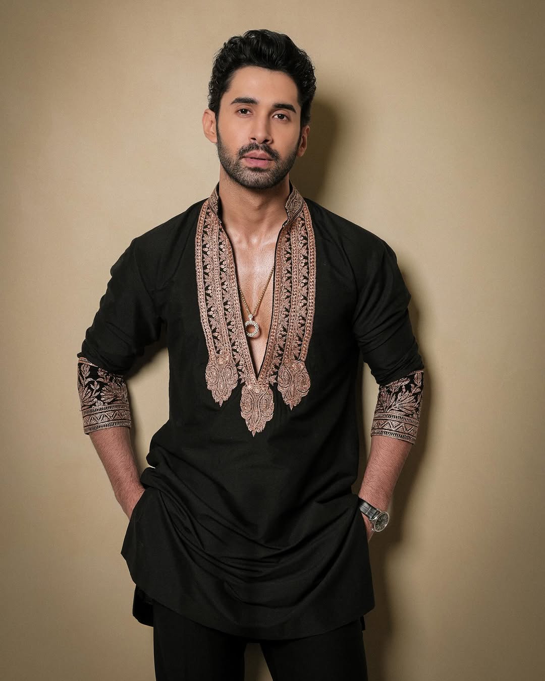 Z BLACK kurta pajama set with Embroidery