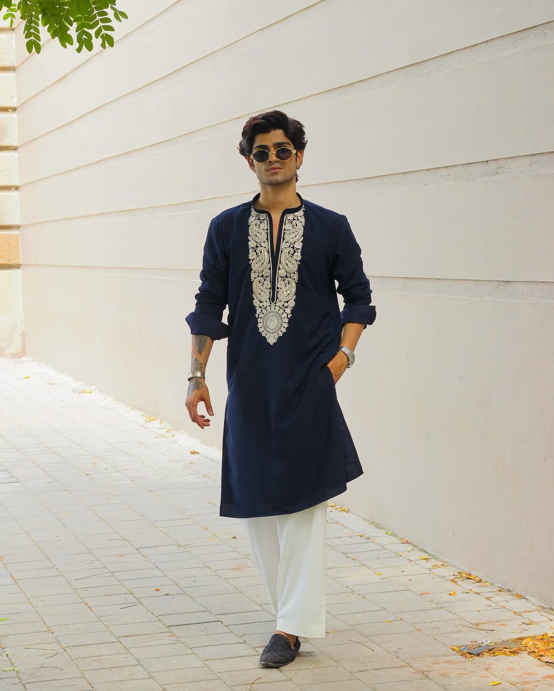 Royal blue Kurta pyjama With Embroidery work