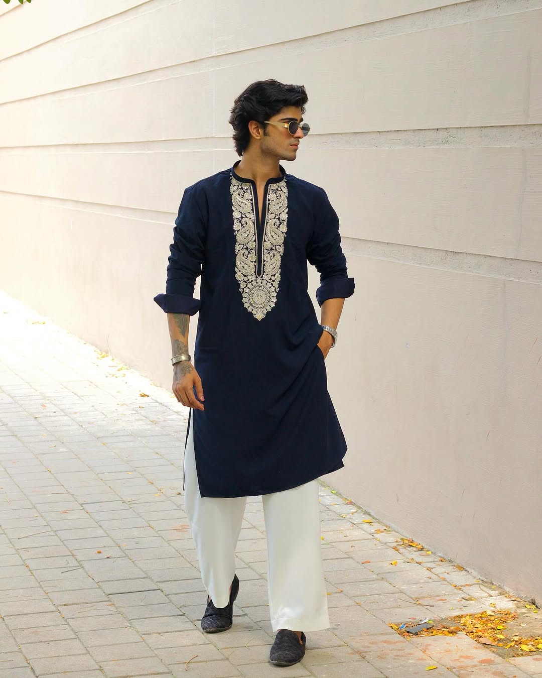 Royal blue Kurta pyjama With Embroidery work