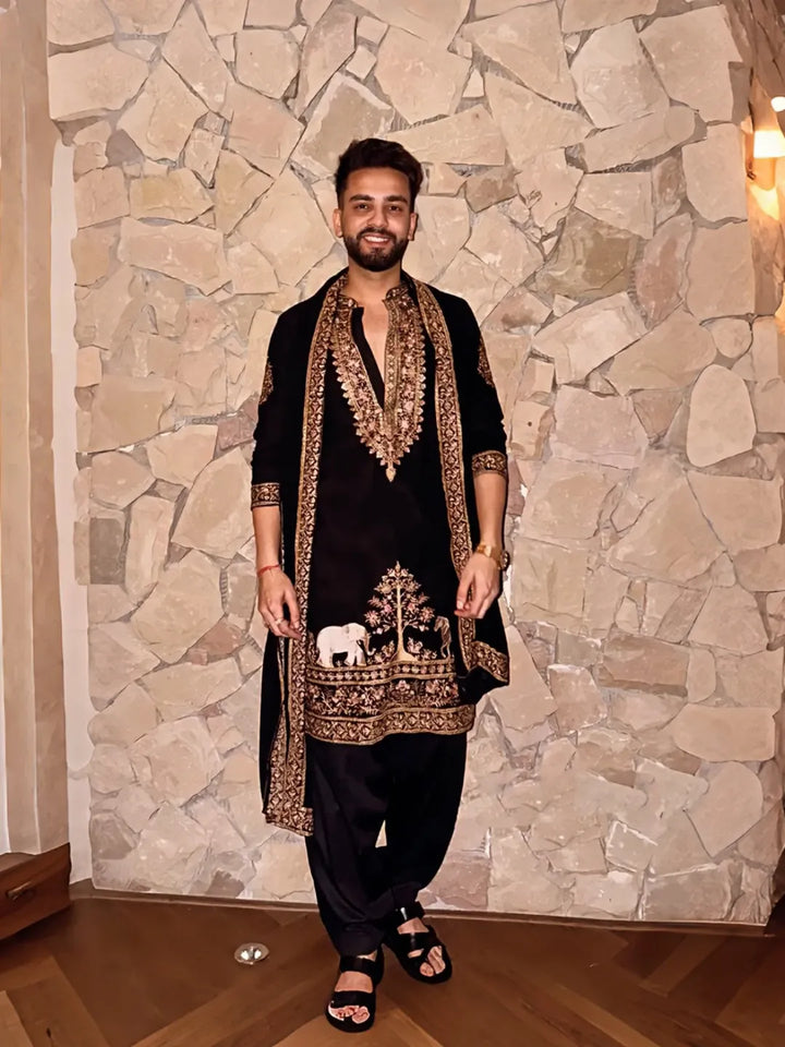 Elvish Yadav Adition Black kurta pajama with dupatta