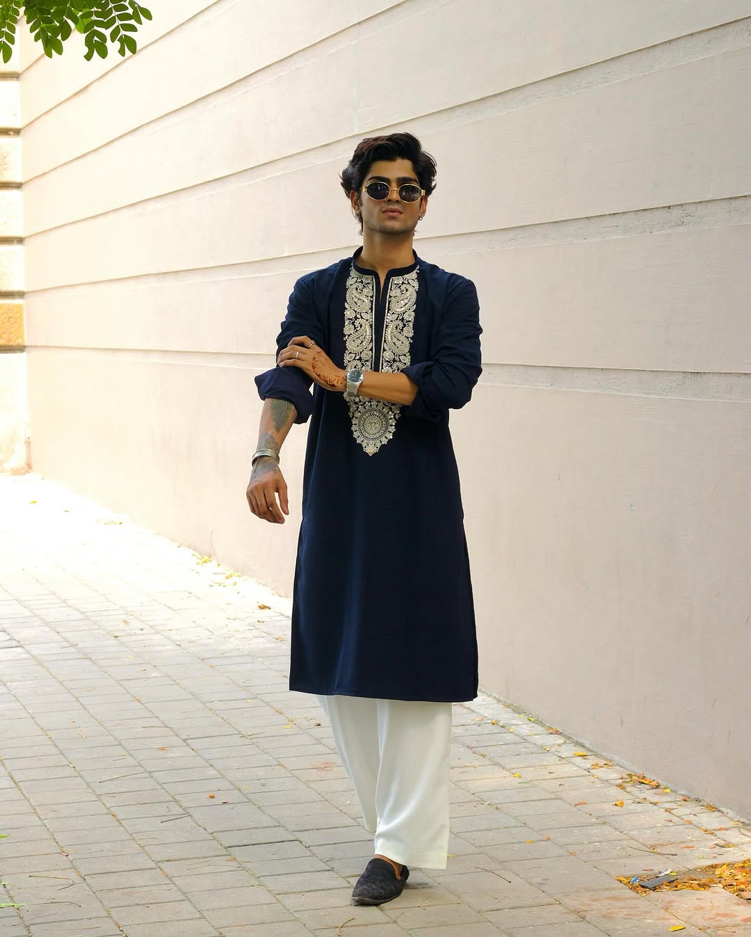 Royal blue Kurta pyjama With Embroidery work