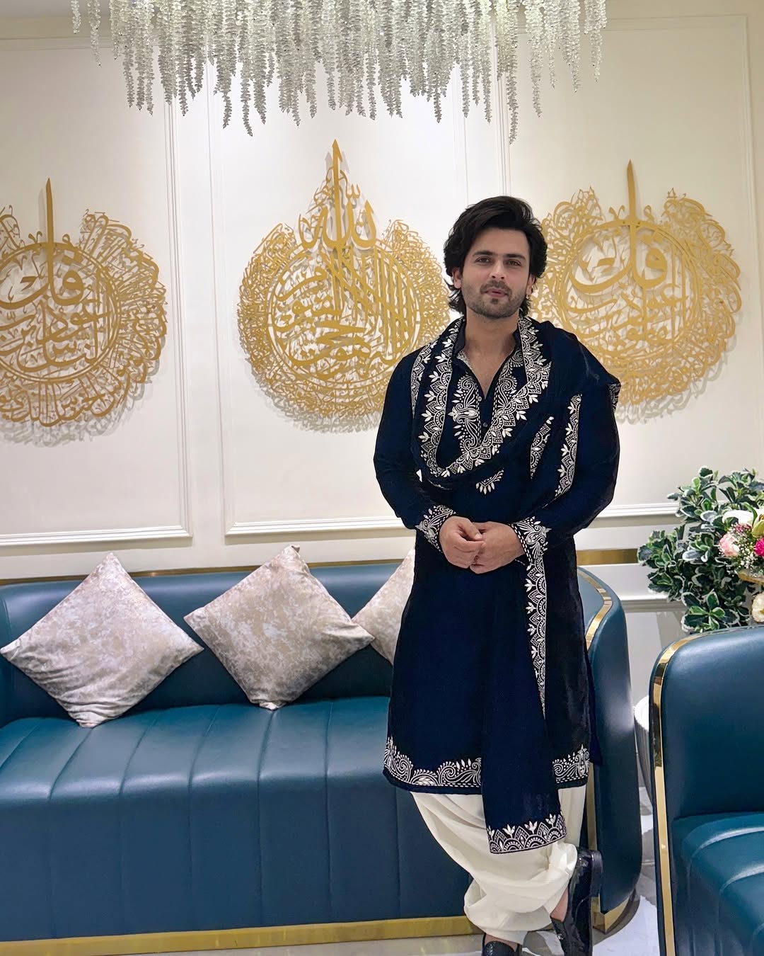 Black cream kurta set with Embroidery