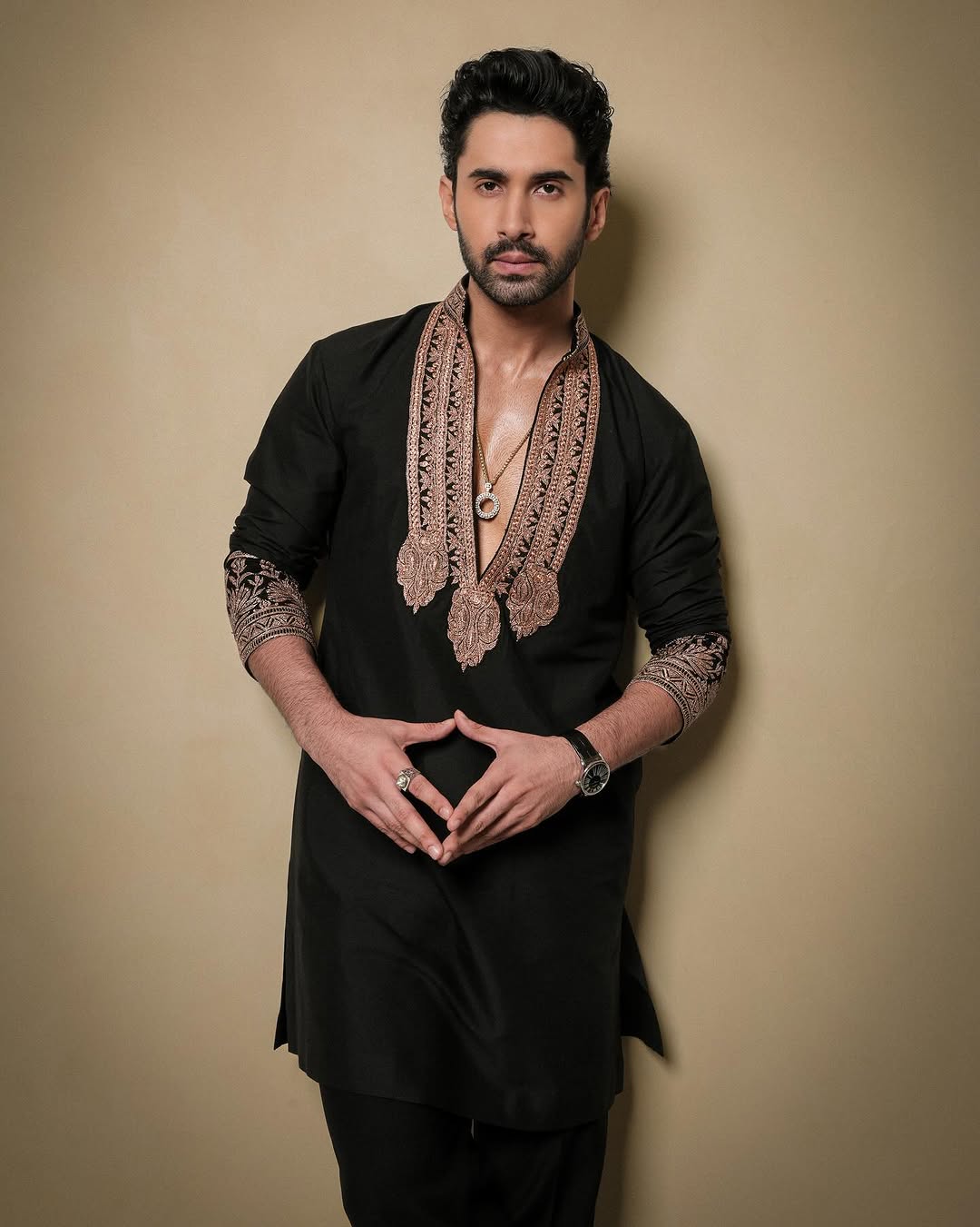 Z BLACK kurta pajama set with Embroidery